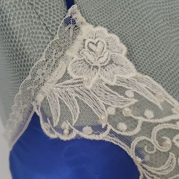 Victoria's Secret | Vintage Crop Cami Top - Picture 3 of 5
